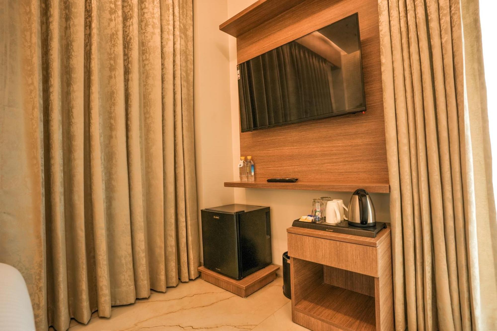 Rj Hotel - Managed By Atithi House Greater Noida Zewnętrze zdjęcie