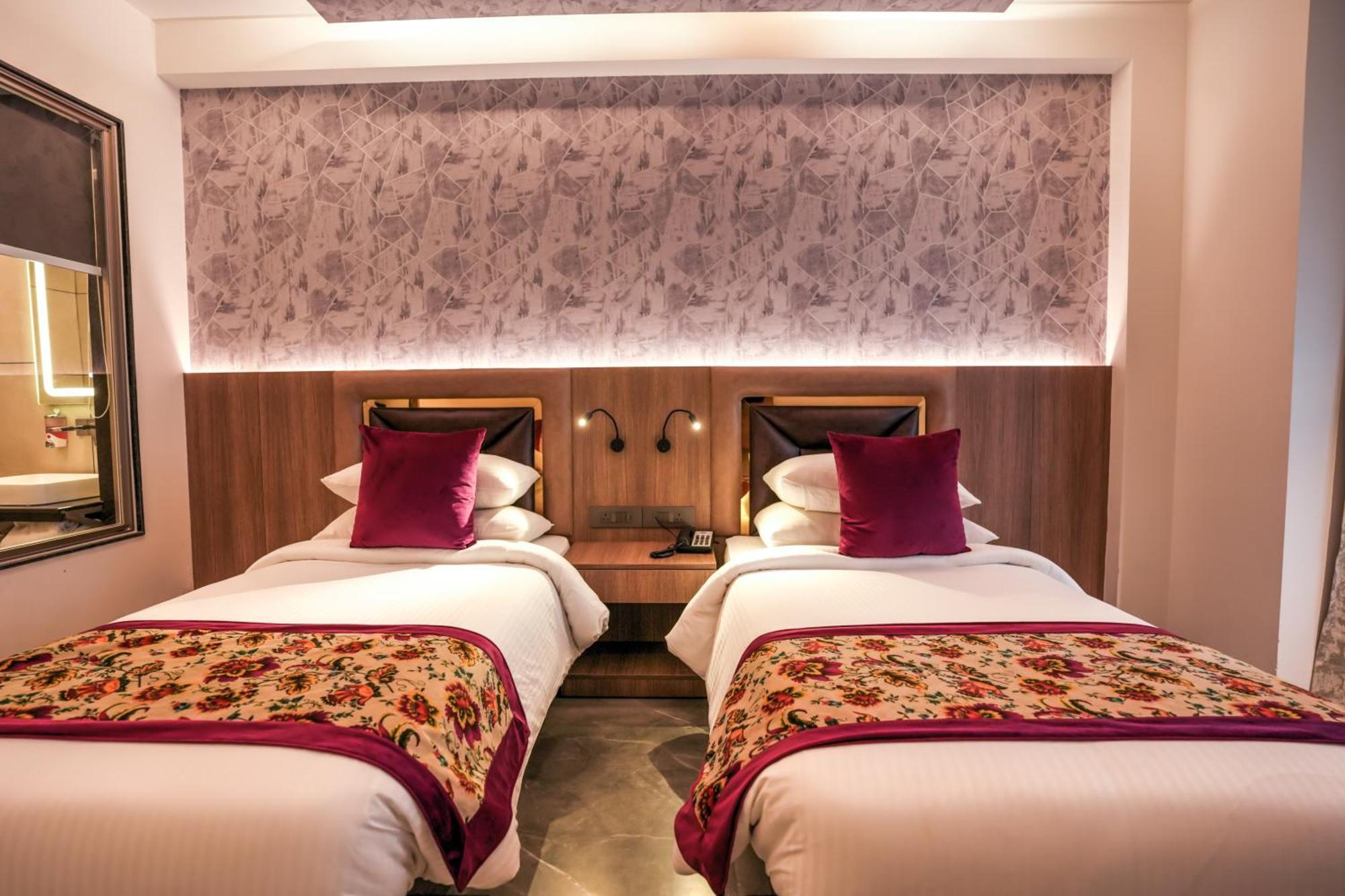 Rj Hotel - Managed By Atithi House Greater Noida Zewnętrze zdjęcie