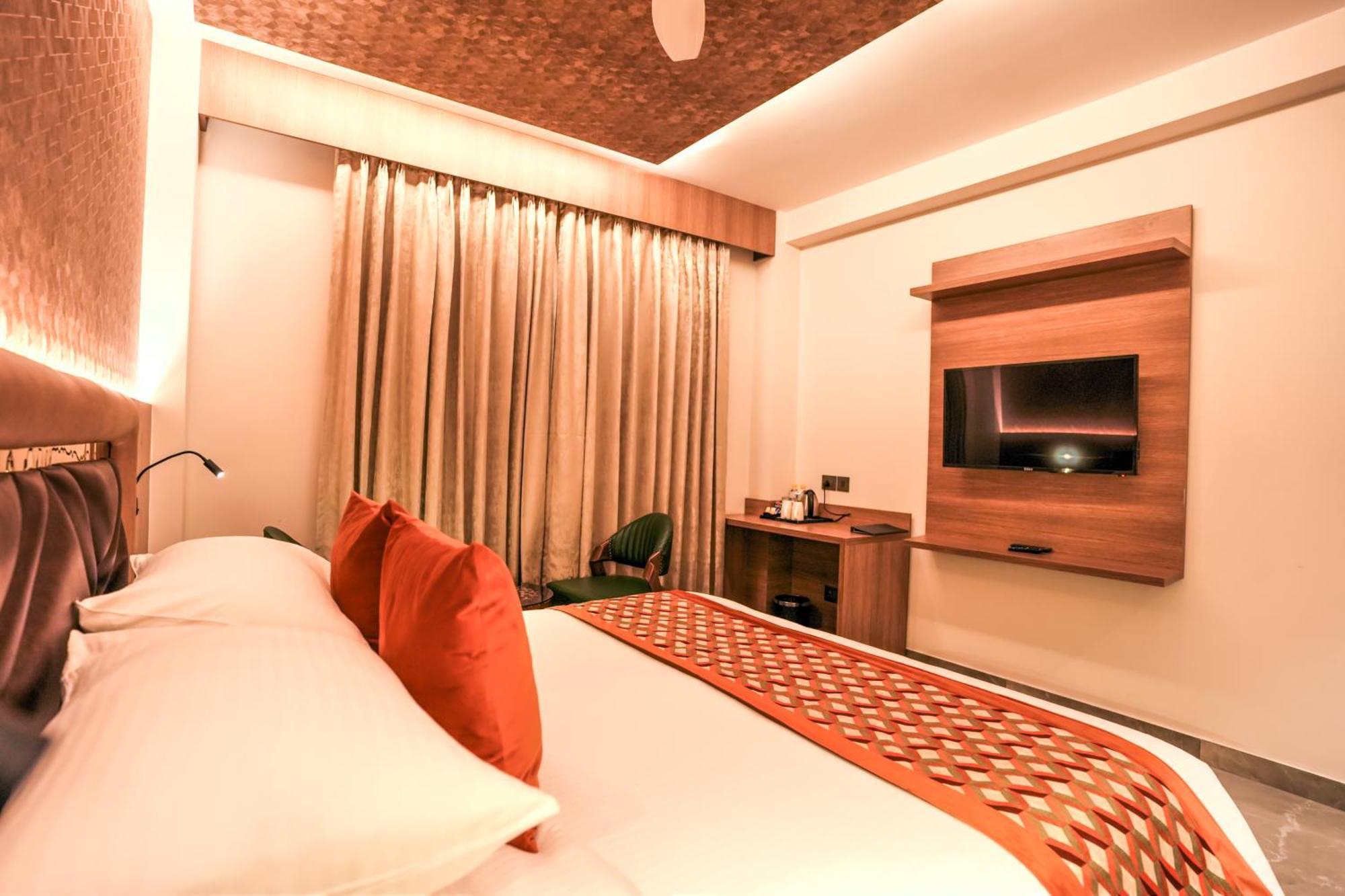 Rj Hotel - Managed By Atithi House Greater Noida Zewnętrze zdjęcie