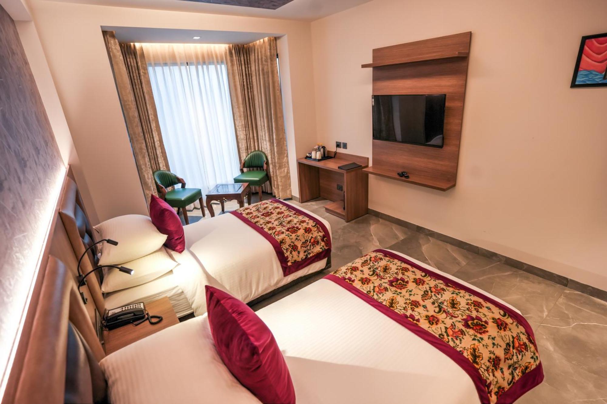 Rj Hotel - Managed By Atithi House Greater Noida Zewnętrze zdjęcie