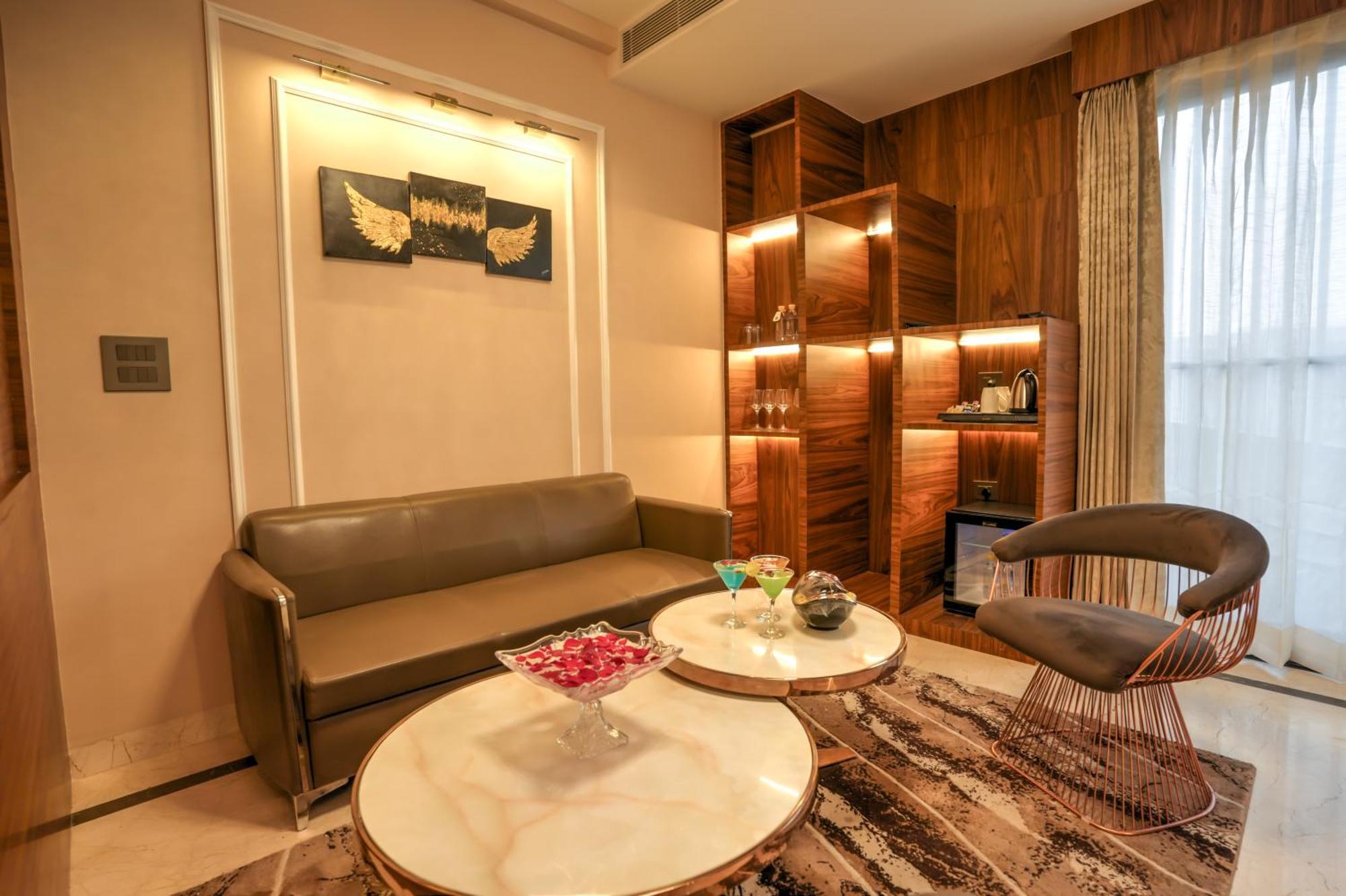 Rj Hotel - Managed By Atithi House Greater Noida Zewnętrze zdjęcie