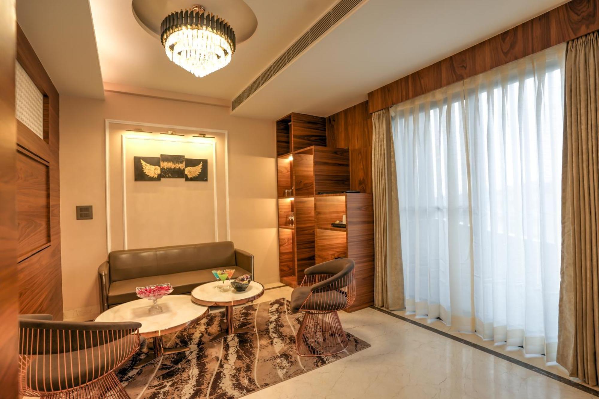 Rj Hotel - Managed By Atithi House Greater Noida Zewnętrze zdjęcie